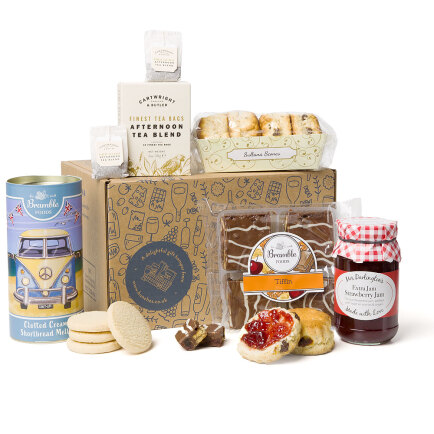 Afternoon Tea Hamper - Costumes review and price