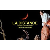 La Distance - Costumes review and price