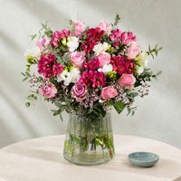 Luxury Roses and Freesias - Costumes review and price